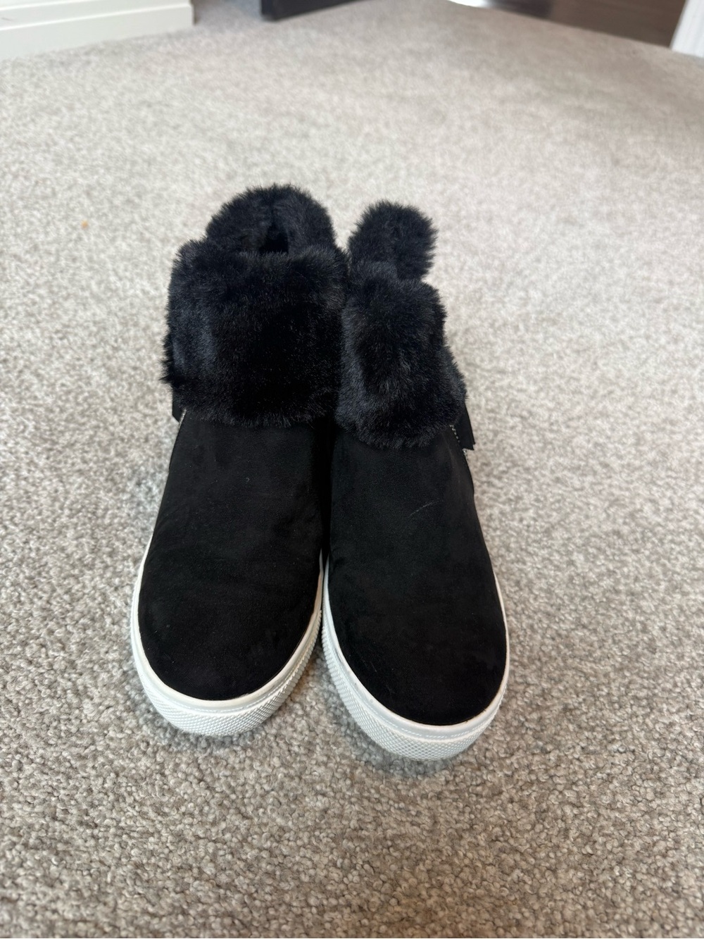 Black Faux Fur Slip-On Women's Sneakers. Brash size 8